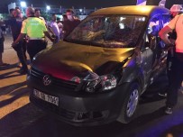Kuşadası'nda Otomobil Yayalara Çarptı Açıklaması 4 Yaralı