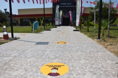 Funda Avcı Toplum Merkezi Sosyal Mesafeli İlk Düğün İçin Hazır