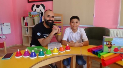 Müzik Eğitimi Otizmli Abdullah'ın Hayatını Değiştirdi