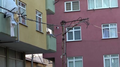 (Özel) Pendik'te Elektrik Kablolarının Havai Fişek Gibi Patladığı Anlar Kamerada