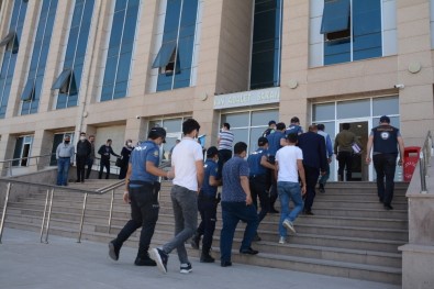 Van'da 'Göçmen Kaçakçılığı Ve İnsan Ticareti' Operasyonu Açıklaması 5 Gözaltı