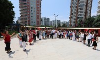 Başkan Tarhan, Gönüllü Maske Ordusuna Teşekkür Belgesi Verdi