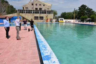 Başkan Bozkurt Pınarbaşı Havuzlarında İncelemelerde Bulundu
