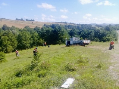 Körfez'de Piknik Alanlarından 150 Kilo Çöp Toplandı