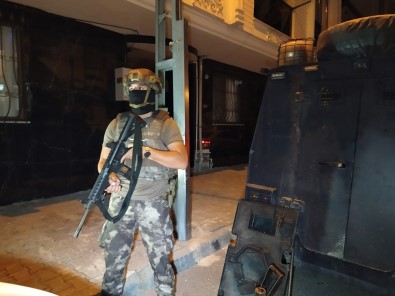 İstanbul'da Gece Yarısı Çok Sayıda Adrese Terör Operasyonu