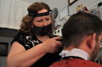 'Şoför Nebahat' Bu Kez Erkek Kuaförü Oldu