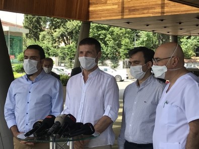 Ünlü Şarkıcı Özen Açıklaması 'Araftayız Diyebiliriz, Hüznü Ve Sevinci Bir Arada Yaşıyoruz'