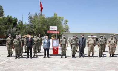 Mardin Valisi Demirtaş'tan Sınırdaki Mehmetçiğe Bayram Ziyareti