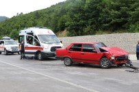 Zonguldak'ta İki Araç Çarpıştı Açıklaması 4 Yaralı