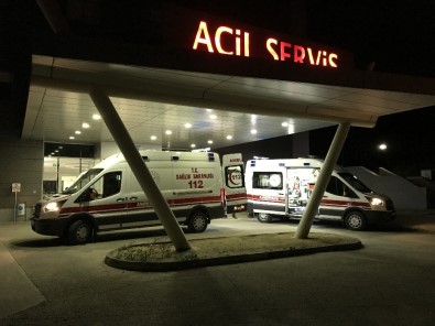 Tekirdağ'da Otomobilin Çarptığı Baba Ve Oğlu Yaralandı