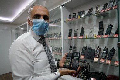 Elazığ'daki Telefon Koleksiyonu Görenleri Hayrete Düşürüyor