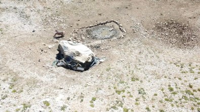 Kışın Topladıkları 'Kar Dağlarını' Yazın Kesip Kesip Satıyorlar