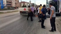 Kulu'da Kamyonete Arkadan Çarpan Motosikletin Sürücüsü Yaralandı Haberi