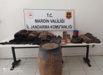 Mardin'de Terör Örgütüne Ait İki Farklı Noktada El Bombası İle Yaşam Malzemesi Ele Geçirildi