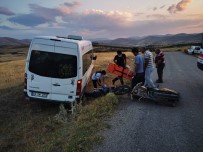 Şuhut'ta Minibüs İle Motosiklet Çarpıştı Açıklaması 1 Yaralı Haberi