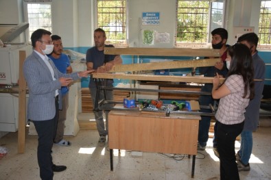 Güroymak Meslek Lisesi Öğrencileri Hem Üretiyor Hem De Harçlıklarını Kazanıyor