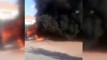 Kırıkkale'de Park Halindeki Midibüste Çıkan Yangının Sıçradığı Apartmanda Hasar Oluştu Haberi