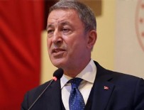 MILLI SAVUNMA BAKANı - Bakan Akar ve komutanlar Oruç Reis'i izledi!