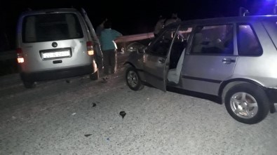 Denizli'de Trafik Kazası Açıklaması 2 Yaralı