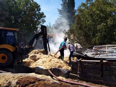 Gölbaşı İlçesinde Samanlık Yangını Korkuttu