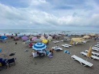 Akçakoca'da Kalkın Plajı Temizliği İle Dikkat Çekiyor