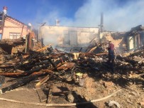 Çankırı'da Yangından Zarar Gören 2 Ev Kullanılamaz Hale Geldi