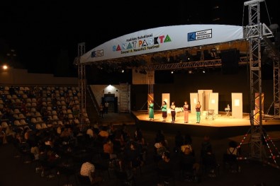 Kadına Yönelik Şiddet 'Mor' Oyunu İle Sahneye Taşındı