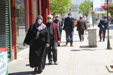 Kırıkkale'de 65 Yaş Üstünün Sokağa Çıkma Saatleri Sınırlandırıldı