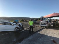 Otoyolda İki Otomobil Çarpıştı Açıklaması 5 Yaralı