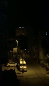 (Özel) Sosyal Mesafeyi Hiçe Sayarak Sokak Düğünü Yapıp Halay Çektiler