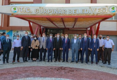 Bakan Karaismailoğlu'ndan Gürpınar Belediyesi'ne Ziyaret