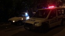 Adana'da Hırsızlık Şüphelisi Soymaya Çalıştığı Otomobilde Yakalandı