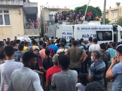 Antalya'da Öfkeli Koca Dehşeti Açıklaması Karısını Bıçaklayarak Öldürdü