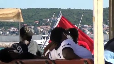 Ayvalık Açıklarında Türk Kara Sularına Geri İtilen 42 Sığınmacı Kurtarıldı