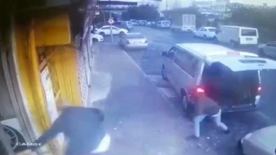 Hırsızlar 1 Dakikada Lastik Dükkanını Boşalttı