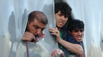 Samsun'da Tırın Dorsesinde 115 Mülteci Susuzluktan Bitkin Halde Bulundu