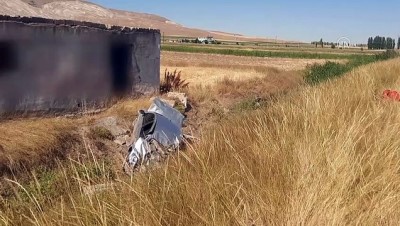 Sivas'ta Otomobil Şarampole Devrildi Açıklaması 4 Yaralı