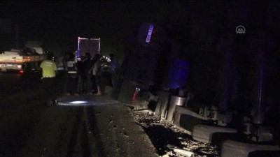 Adana'da Tır Otomobille Çarpıştı Açıklaması 1 Ölü, 2 Yaralı