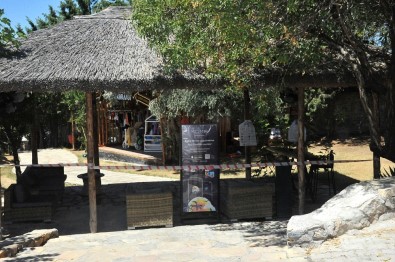 Çeşme'de 5 İşletme Daha Kapatıldı