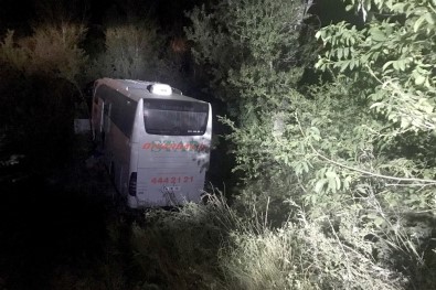Gümüşhane'de Yolcu Otobüsü Kaza Yaptı Açıklaması 1 Ölü, 24 Yaralı