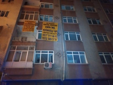(ÖZEL) Bahçelievler'de Yıkım Kararı Olan Binanın Balkonu Çöktü Açıklaması 1 Yaralı