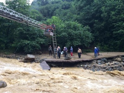 Trabzon'un Sürmene İlçesinde Şiddetli Yağış
