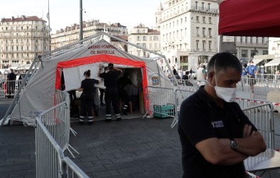 Fransa'da Son 24 Saatte 4 Bin 771 Yeni Vaka Tespit Edildi