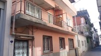 İzmir'de Bir Kadının Evde Ölü Bulunmasıyla İlgili Ayrıntılar Belli Oldu