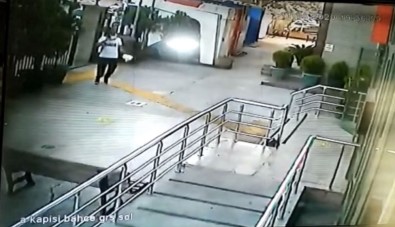 (Özel) İstanbul'da Hastanede Doktorun 2.5 Yaşındaki Çocuğunun 'Akciğer Cihazının' Çalındığı An Kamerada