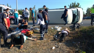Samsun'da Minibüs Devrildi Açıklaması 15 Yaralı