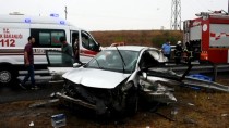 Tekirdağ'da Otomobil Bariyere Çarptı Açıklaması 1 Ölü, 2 Yaralı