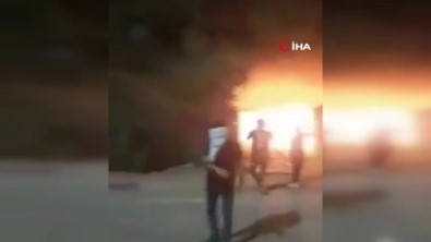Irak'ta Göstericiler Meclis Ofisini Ateşe Verildi