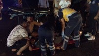 Kuşadası'nda Kamyonet Motosiklete Çarptı, Biri Ağır İki Kişi Yaralandı