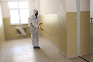 Başkentte Okullar Dezenfekte Ediliyor